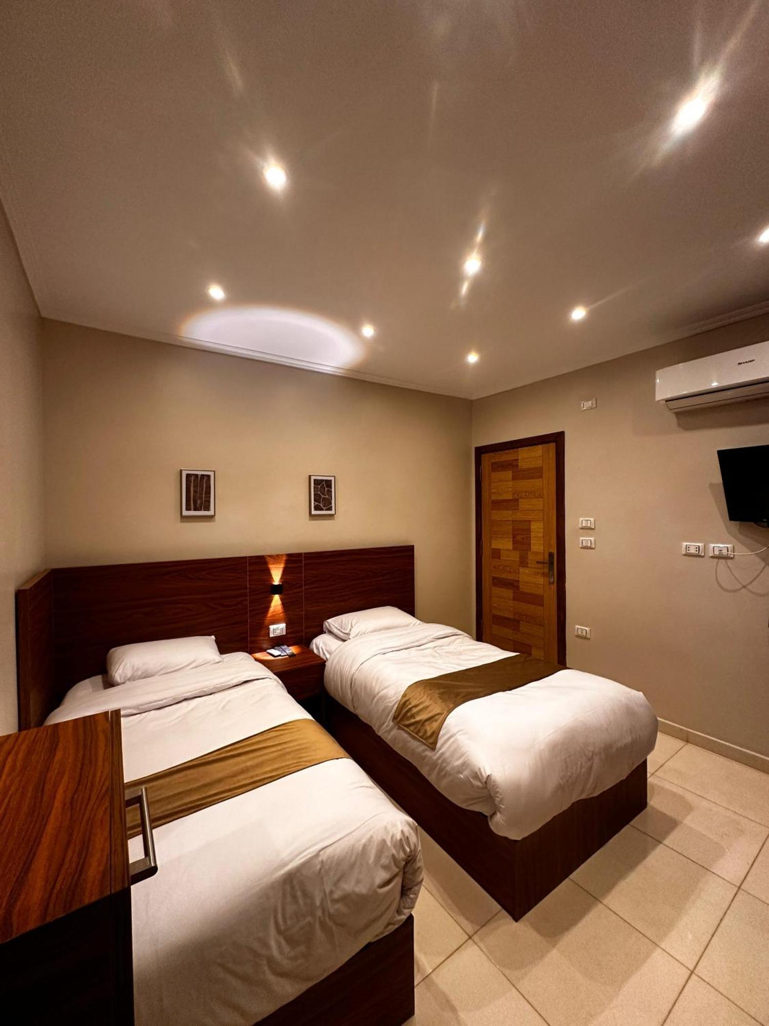 Pyramids On The Spot View Hotel Kafrat al Jabal Exterior photo