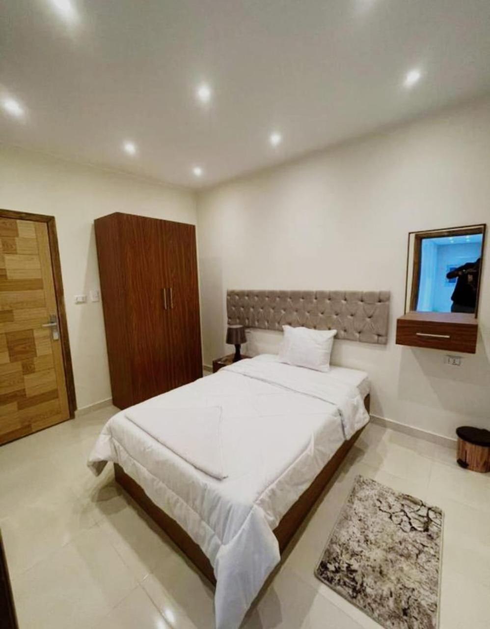 Pyramids On The Spot View Hotel Kafrat al Jabal Exterior photo
