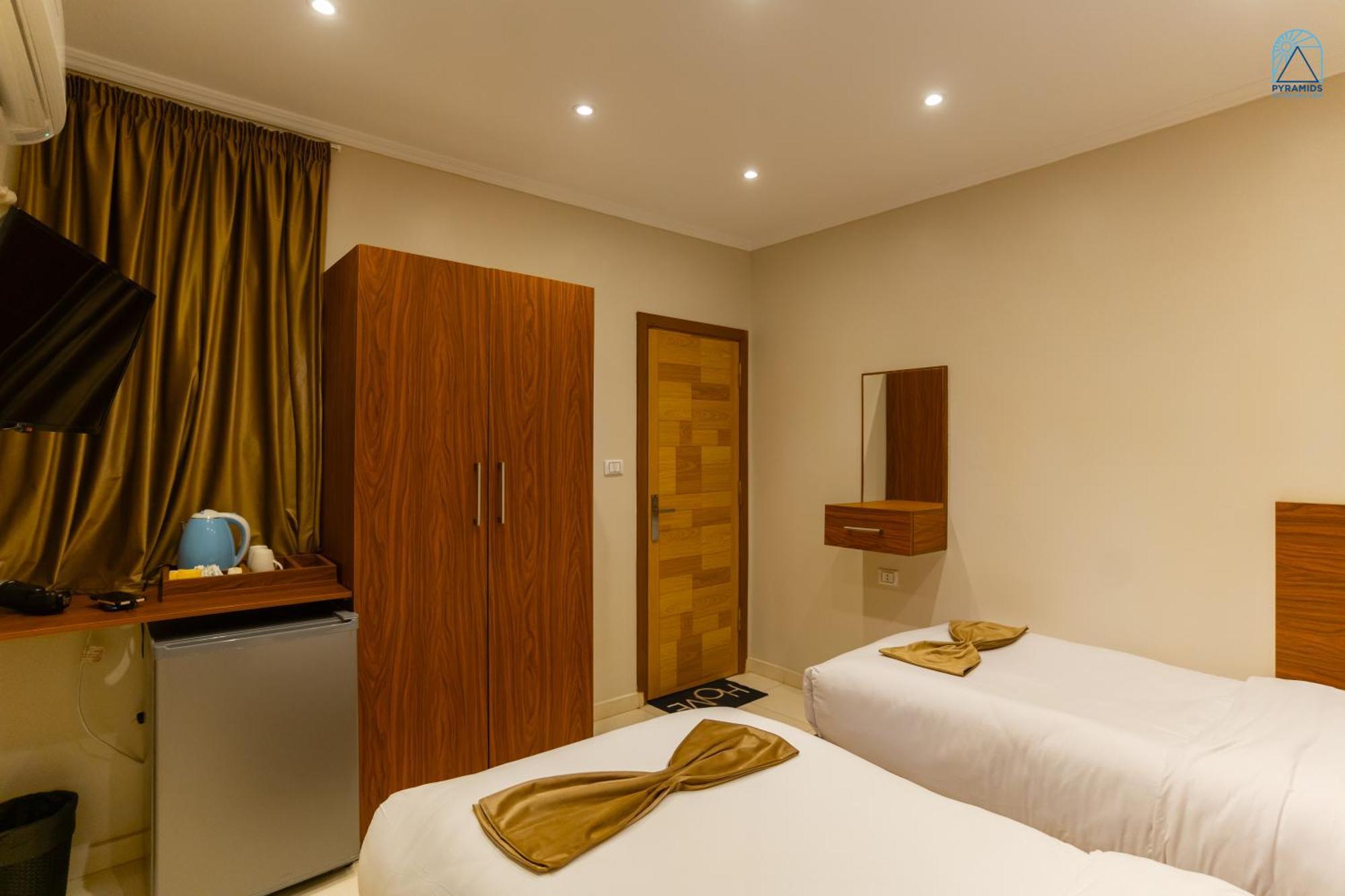 Pyramids On The Spot View Hotel Kafrat al Jabal Exterior photo