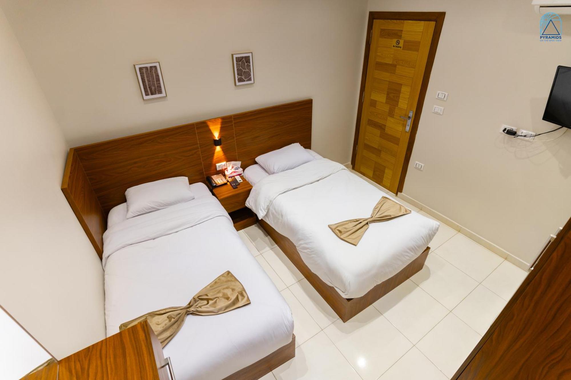 Pyramids On The Spot View Hotel Kafrat al Jabal Exterior photo