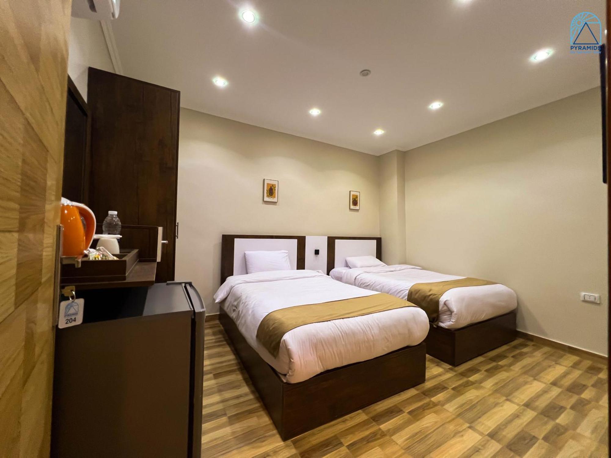 Pyramids On The Spot View Hotel Kafrat al Jabal Exterior photo